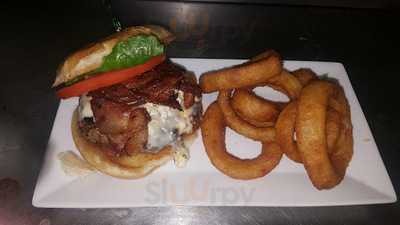 84 Main Sports Grill