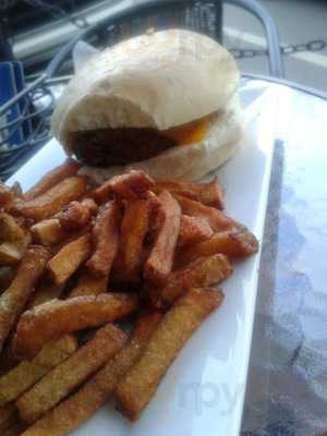 84 Main Sports Grill