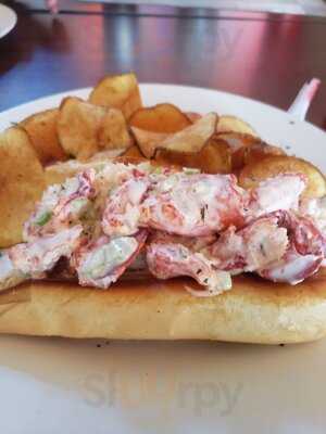 Wolfie's Bar And Grille