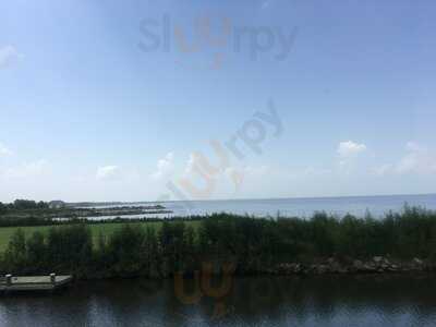 Frenier Landing Retuarant And Oyster Bar