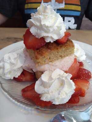 Hobnob Corner Restaurant - Photo 7