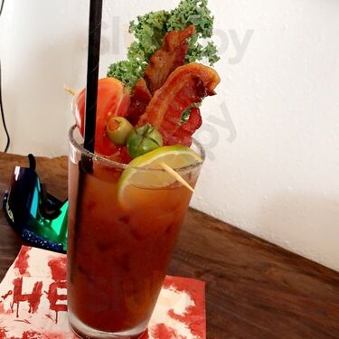 The Robinwood Inn's Bird's Nest Cafe