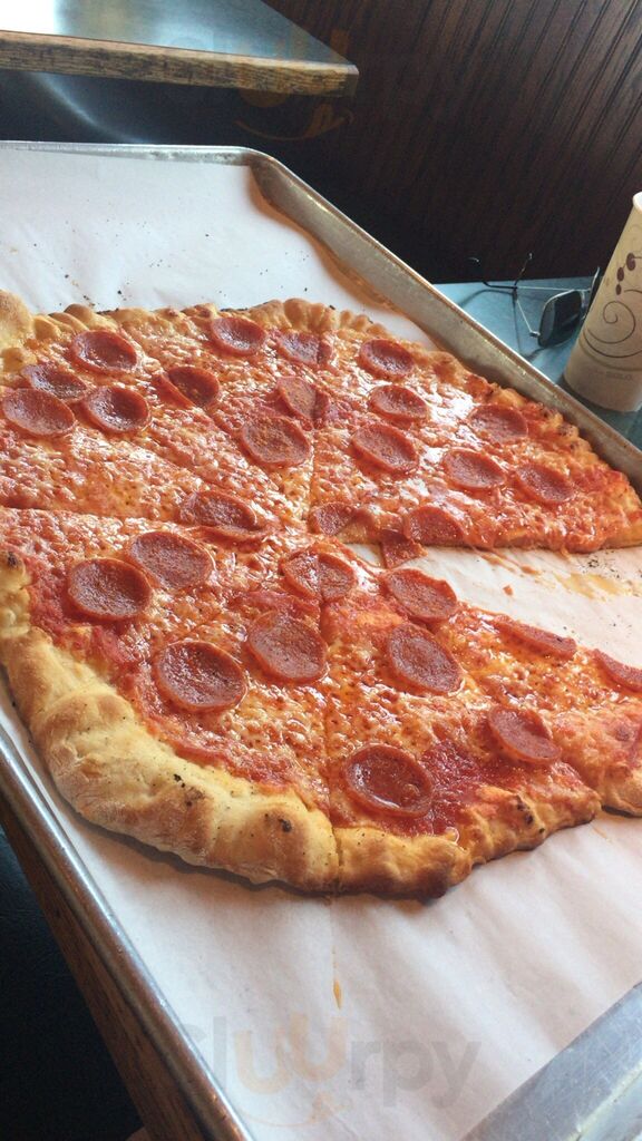 Red Tomato Pizzeria Llc