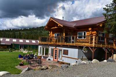 Artisan Cafe At Tonglen Lake