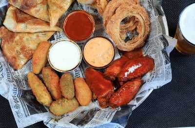 Baron Long Bar & Grill