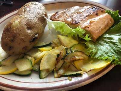 Aj's Restaurant & Lounge