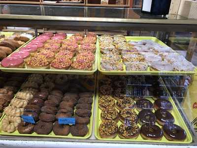 South Lyon Village Bakery