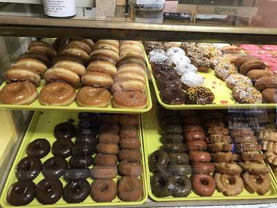 South Lyon Village Bakery