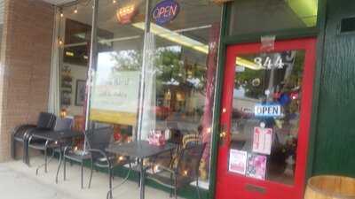 Apple Barrel Deli & Bakery