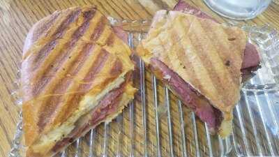 Apple Barrel Deli & Bakery