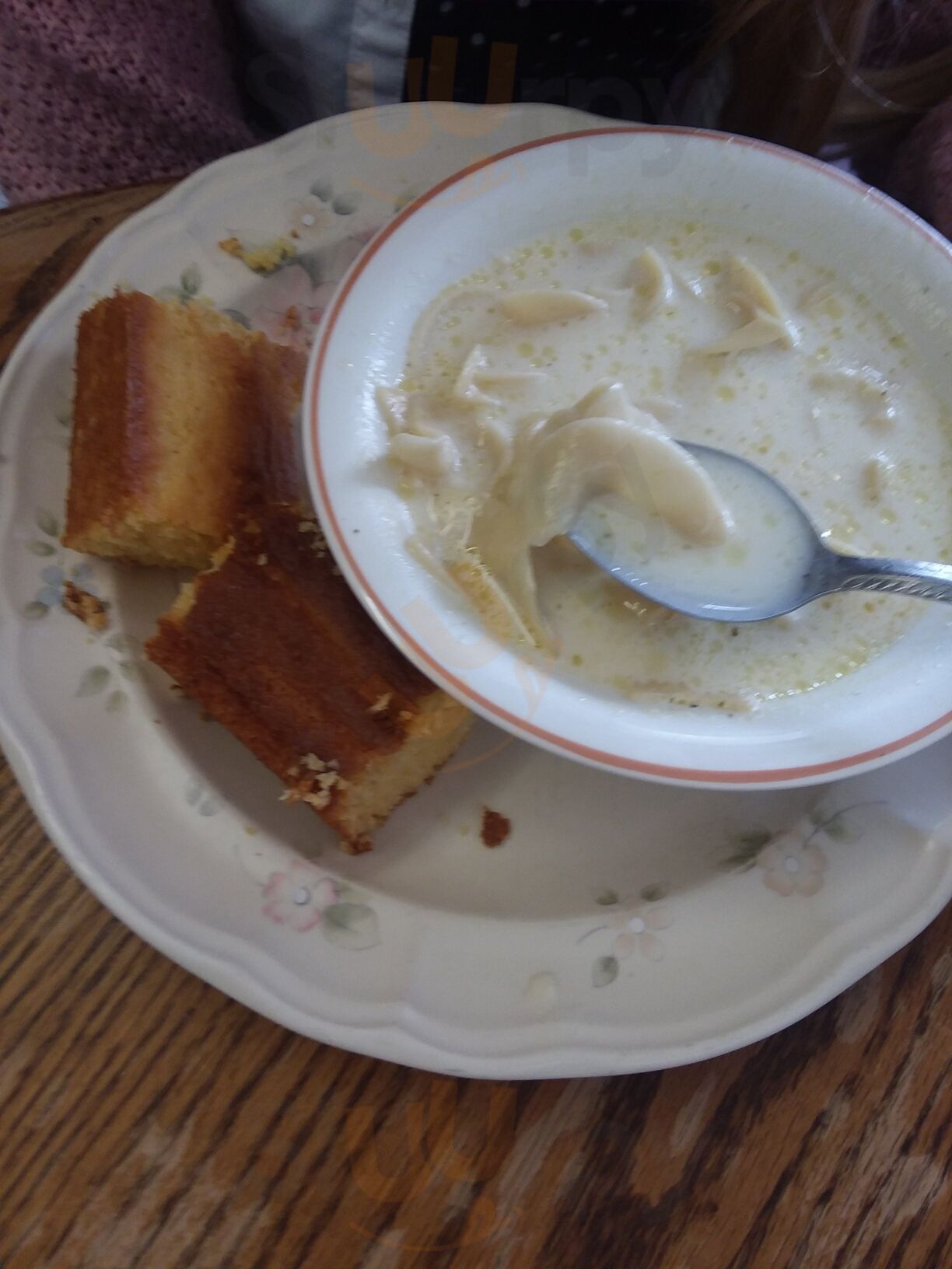 Apple Barrel Deli & Bakery