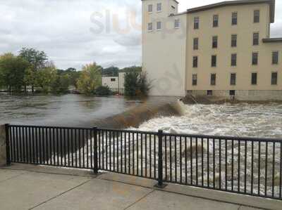 Froggy Bottoms River Pub & Lily Padio