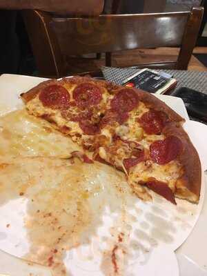 Dino's Kouzina & Pizzeria