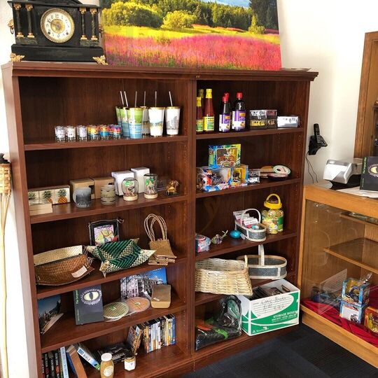 Lot's Filipino Food Restaurant & Bakery