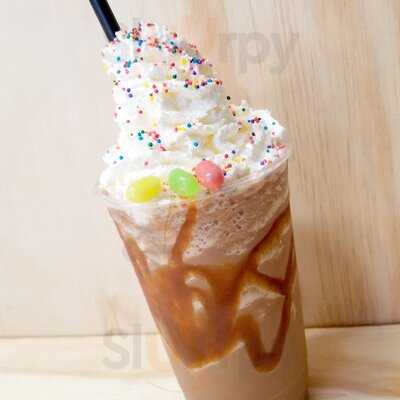 Mudslingers Drinks & Eats