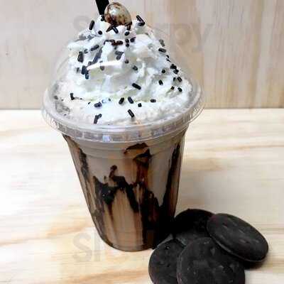 Mudslingers Drinks & Eats