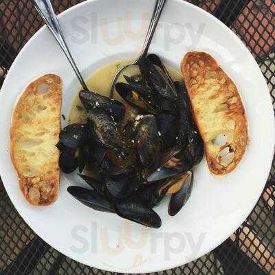 1913 Restaurant & Wine Bar