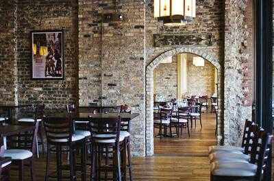 1913 Restaurant & Wine Bar