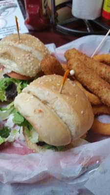 Six Shooters Bar And Grille