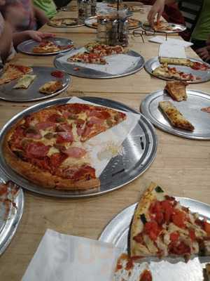 1st Avenue Pizza, Books & Treats