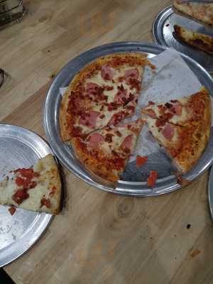 1st Avenue Pizza, Books & Treats