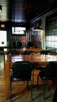 Kenny's Sports Bar & Grill