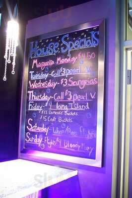 Brick House Bar & Grill