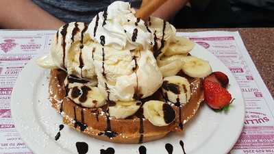 Broadway Family Restaurant