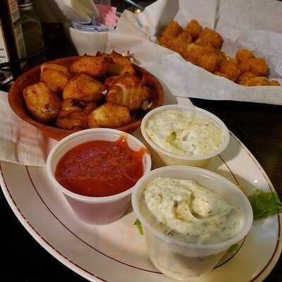 Thorn's Showcase Lounge