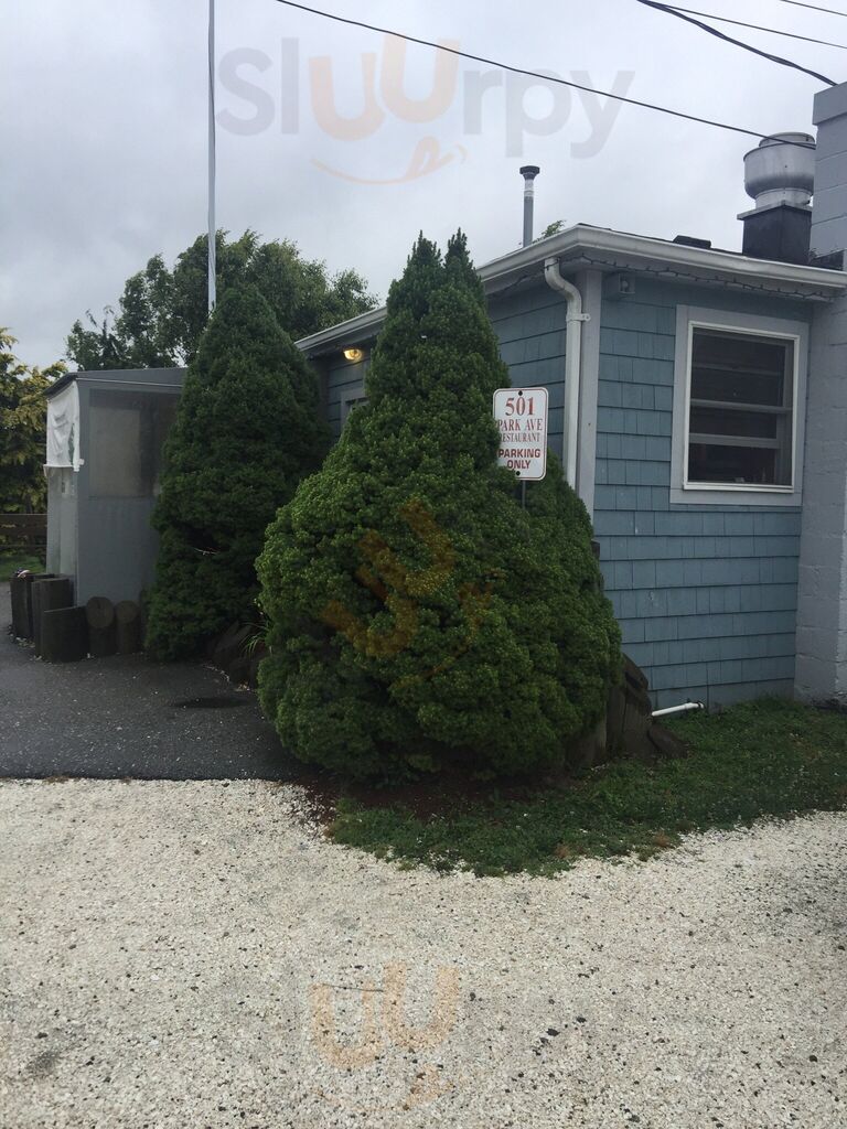 501 Park Ave Restaurant & Pub