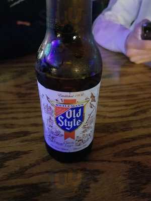 Phil's Sports Bar & Grill