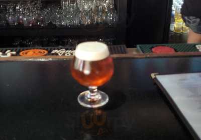 Phil's Sports Bar & Grill