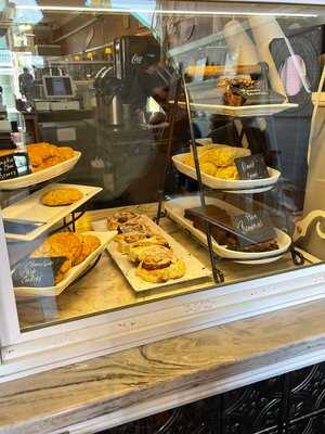 Gathering Grounds Patisserie & Cafe