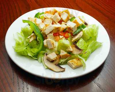 Cuzin's Tavern & Pizza