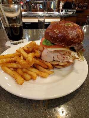 Michigan On Main Bar And Grill