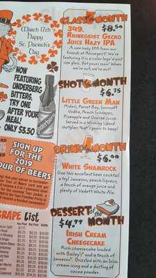 Winking Lizard Tavern