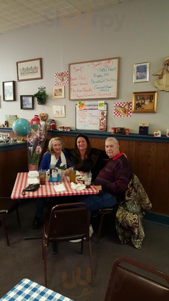 M & M Family Diner