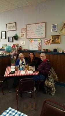 M & M Family Diner