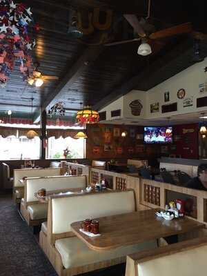 Wayne's Red Apple Restaurant And Inn