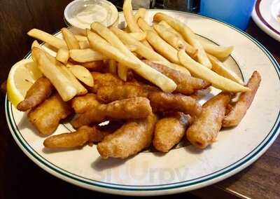 Wayne's Red Apple Restaurant And Inn