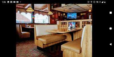 Wayne's Red Apple Restaurant And Inn