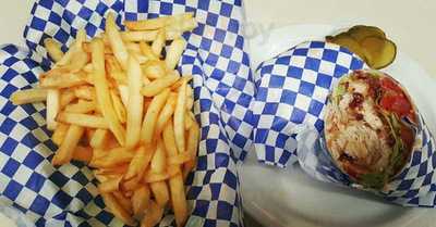 Wayne's Red Apple Restaurant And Inn