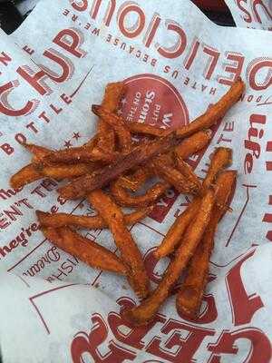 Red Robin Gourmet Burgers