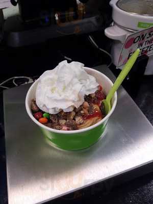 Limeberry Frozen Yogurt