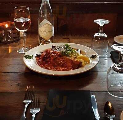 Old Piney Dell Restaurant & Bar