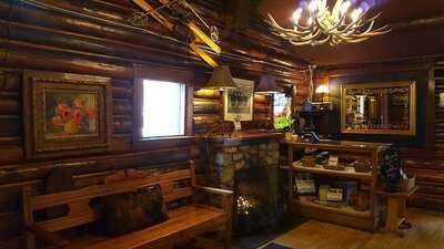 Old Piney Dell Restaurant & Bar