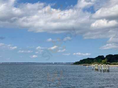 Boat House Waterfront Dining