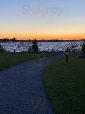 Boat House Waterfront Dining