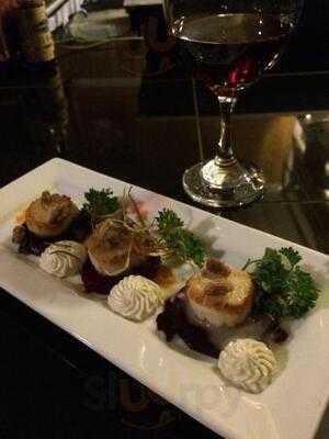 Madison's St8 Street Bistro