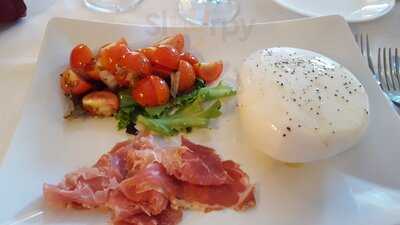 Catello's Mozzarella Bar